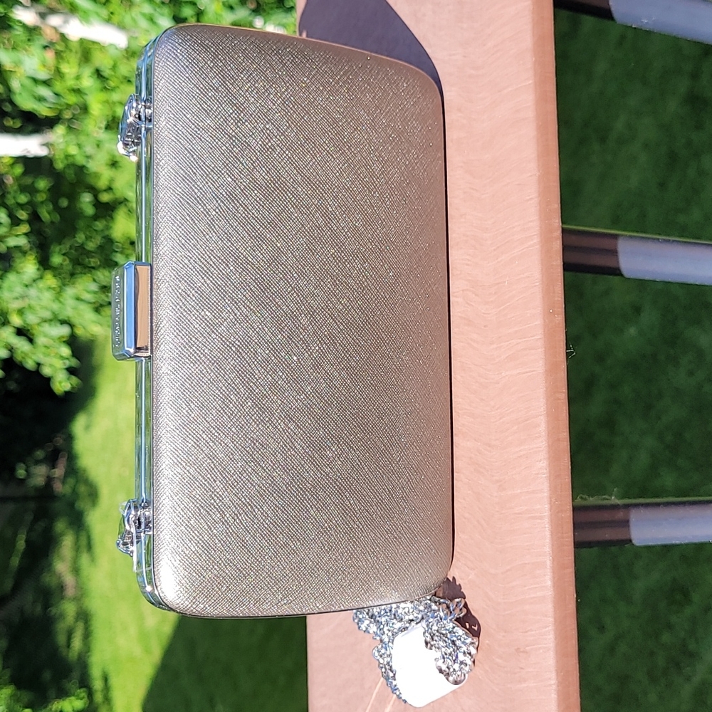 MICHAEL KORS NWT AUTHENTIC ELSIE LEATHER FLAT CROSSBODY!
